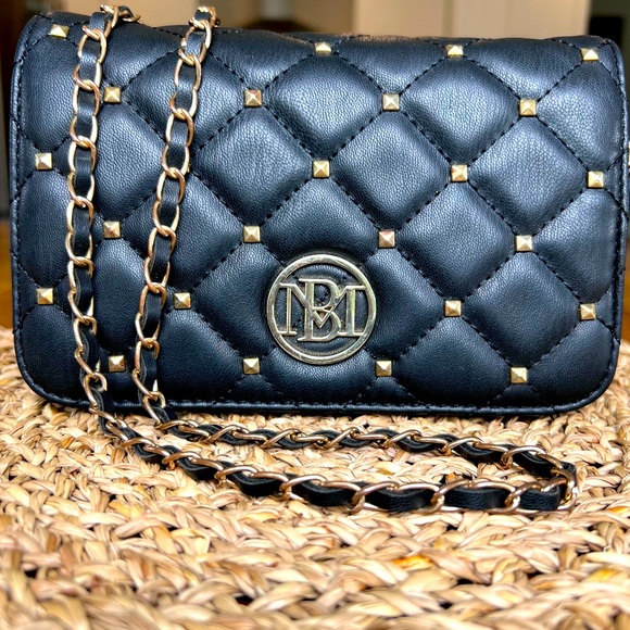 Badgley Mischka Collection, Diamond Quilt Crossbody - Picture 1 of 8